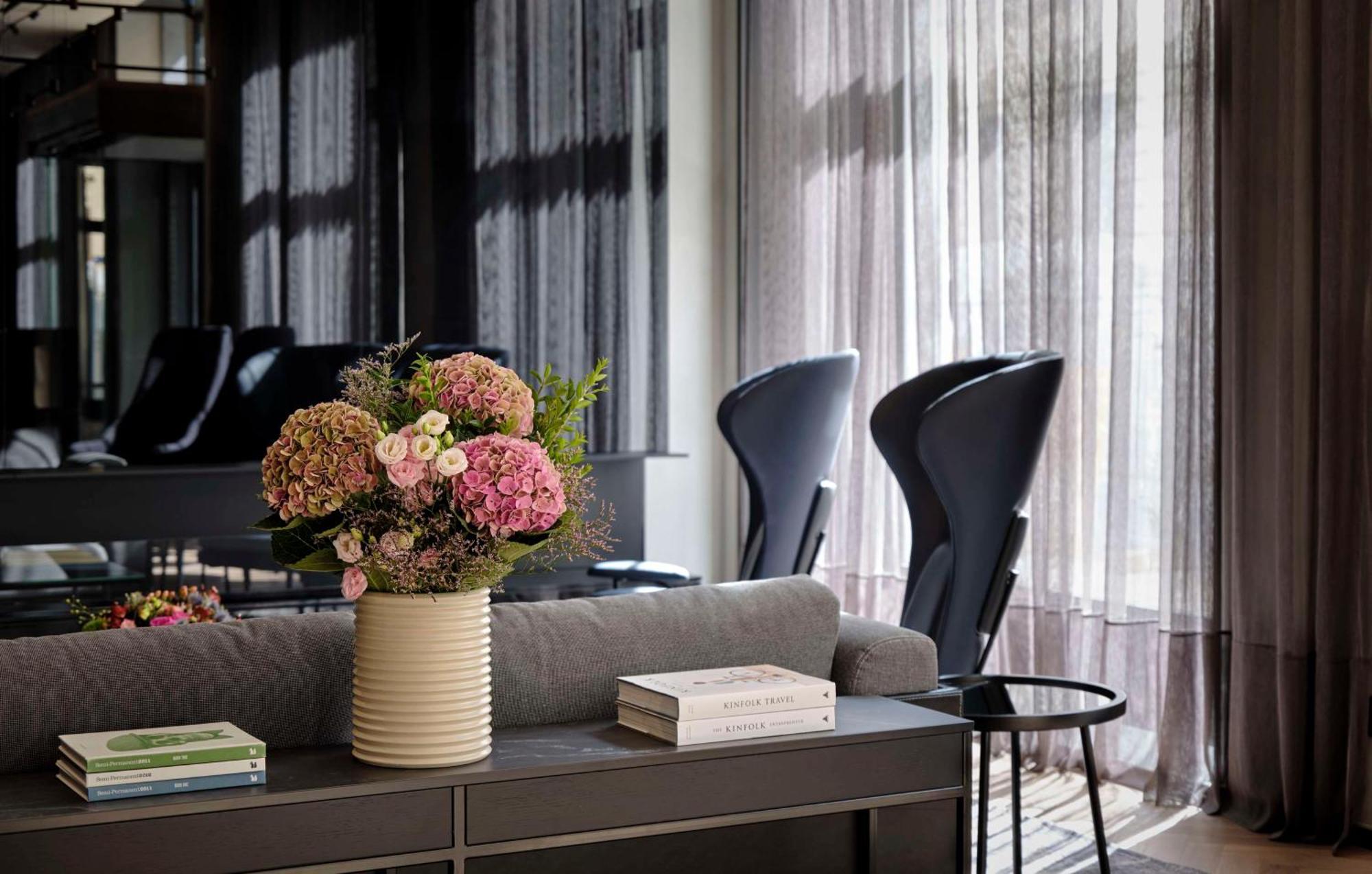 Art'Otel Zagreb, Powered By Radisson Hotels Exterior foto Interior of a private house in London