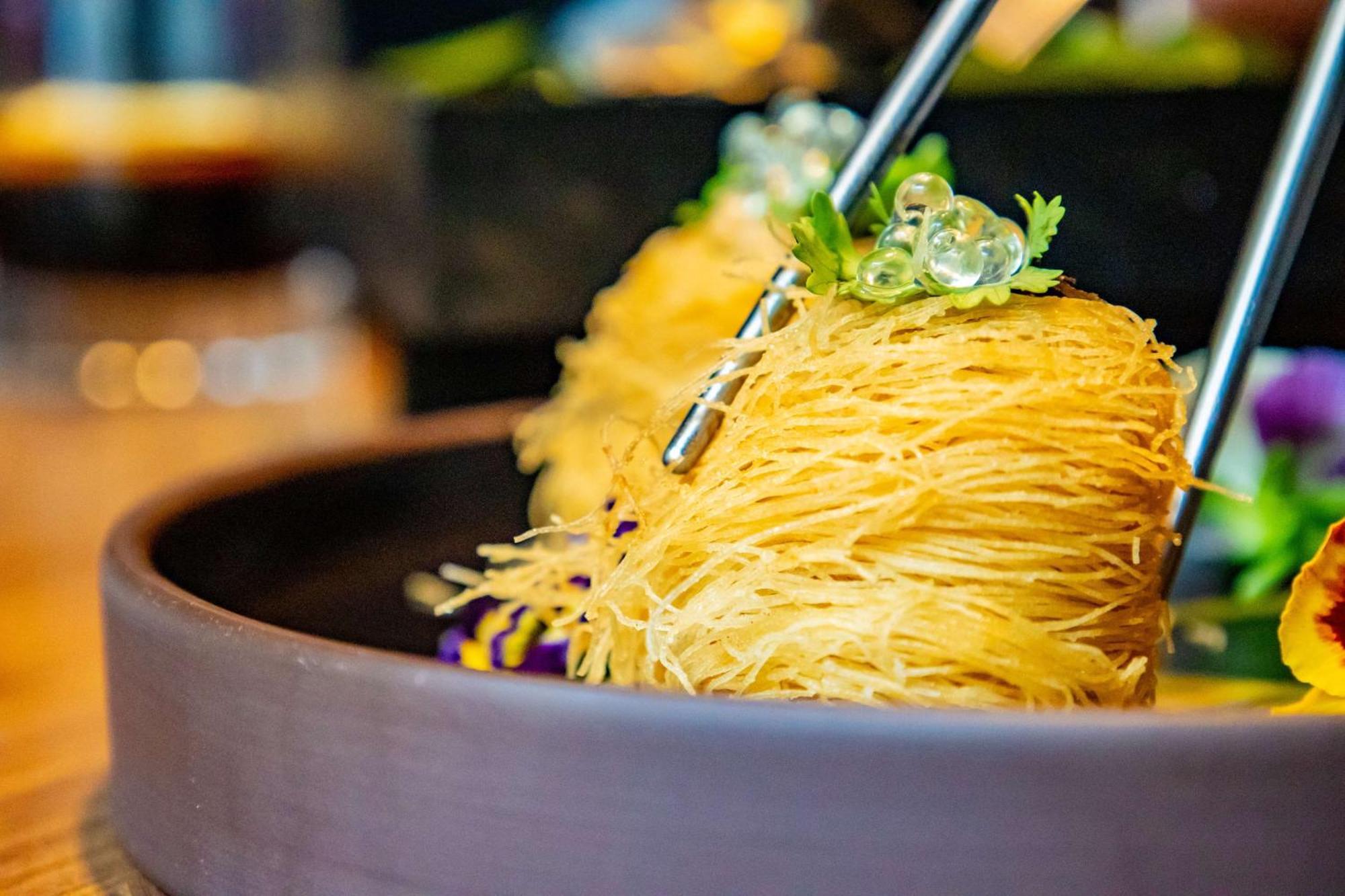 Art'Otel Zagreb, Powered By Radisson Hotels Exterior foto A close-up of a bowl of mi krop